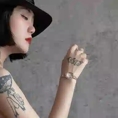 CHARLOTTE RAFFAELLI CRW003