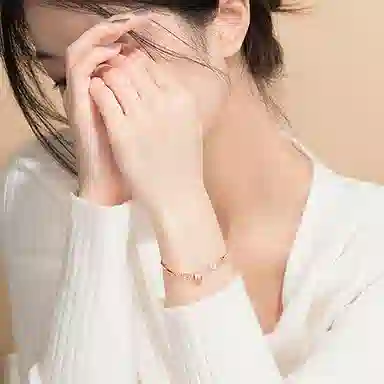 S925