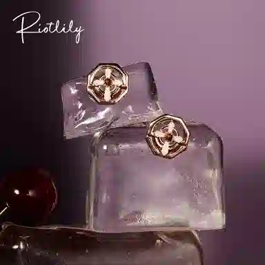 RiotLILY
