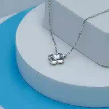 925