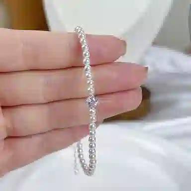 925