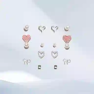 【七对套装组】 希遇 养耳洞 一周不重复百搭通勤 爱心四叶草 小清新甜美少 女心 轻奢小众高级感 精致小巧礼盒装 合金 耳钉 女款