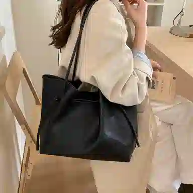 RIVMIND Tote PU