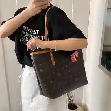RIVMIND PU Tote