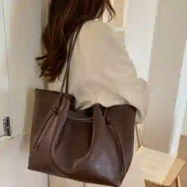 RIVMIND Tote PU