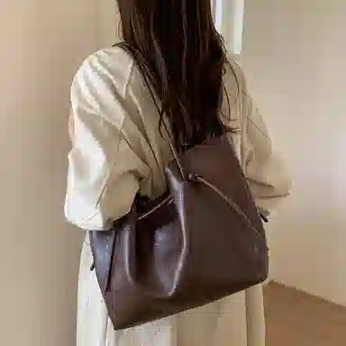 RIVMIND Tote PU