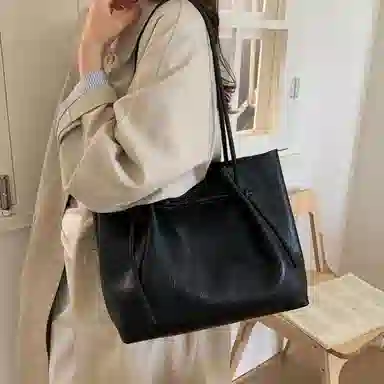 RIVMIND Tote PU