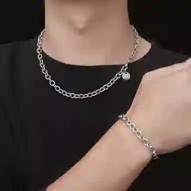 AKAK O
