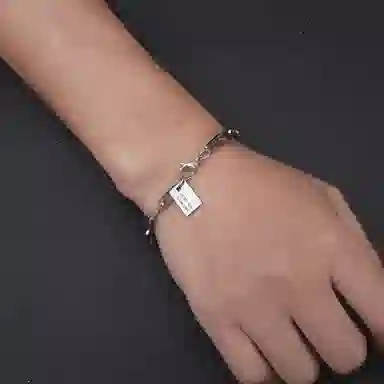 AKAK ins
