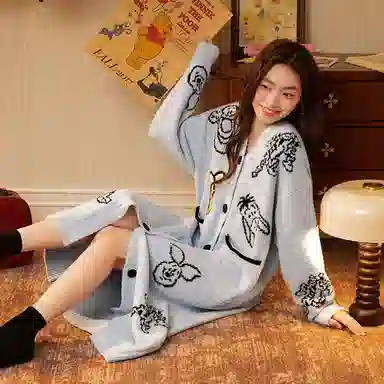 Gongdie x Winnie the Pooh Cozy Robe