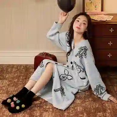 Gongdie x Winnie the Pooh Cozy Robe