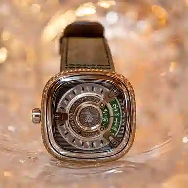 SEVENFRIDAY
