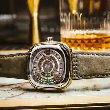 SEVENFRIDAY
