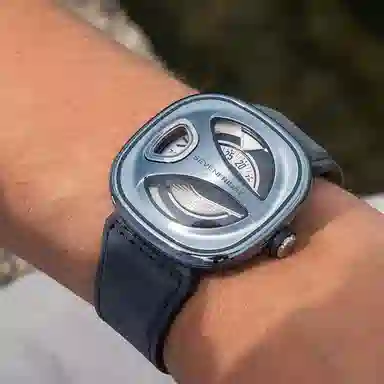 SEVENFRIDAY 50