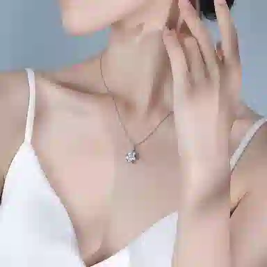 925