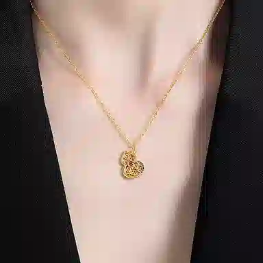 925