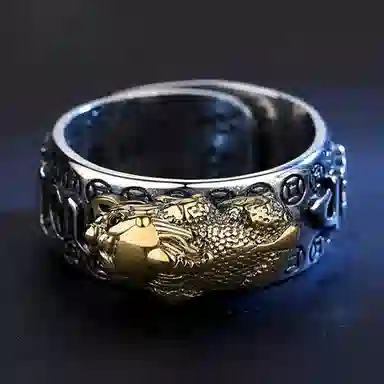 925
