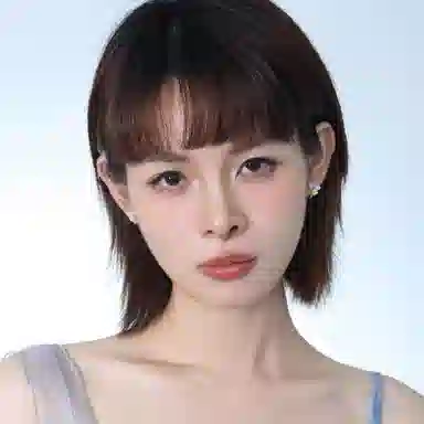 925