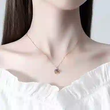 925