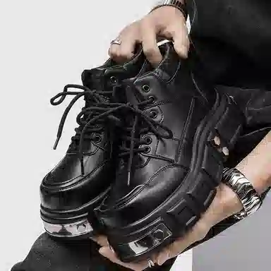 Martin Boots High-Top Platform Black