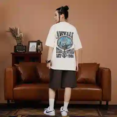 Airwalk T