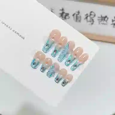 几多萌 【琉璃蝴蝶】 蝴蝶美甲高级氛围  穿戴甲 短梯梯型长款蓝色裸色 法式 琉璃感纯欲风