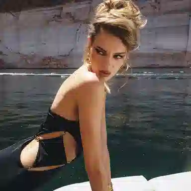 NANA JACQUELINE