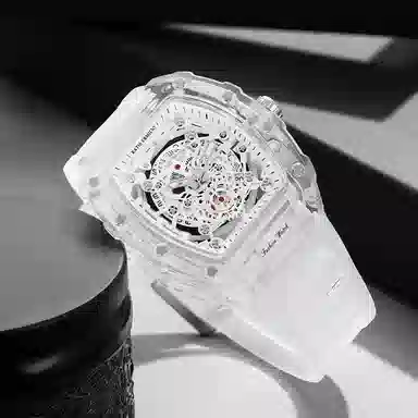 Katie Ermilio 30 KE23081130