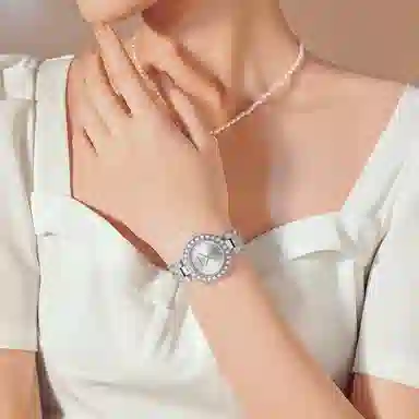 Katie Ermilio 29 KE-2306Y-1