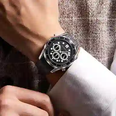 Katie Ermilio 42 KE-1807HJQ