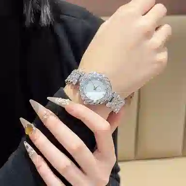 Katie Ermilio 30 KE-Y162QF