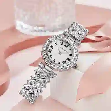 Katie Ermilio 29 KE-230717Q-1