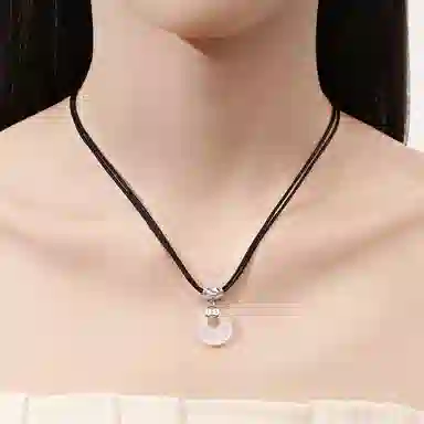 925