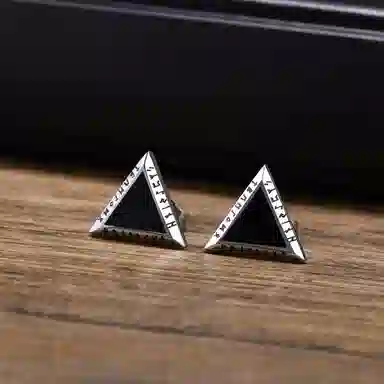恋朵 潮酷个性 几何三角形 维京符号 钛钢 耳钉 男女同款情侣款