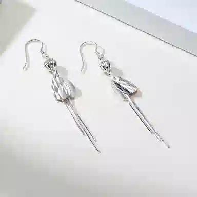 990