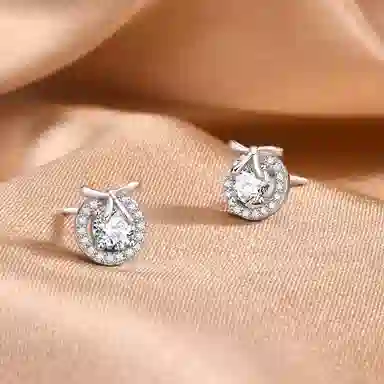 925