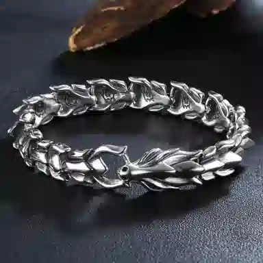 925