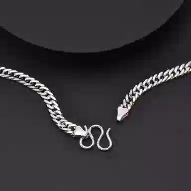 925