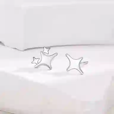 Lianduo Asymmetric Star Studs