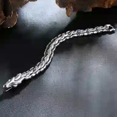 925