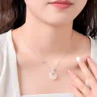 【999足银】 恋朵 时尚新中式 桃你平安 招桃花 精准桃花 平安扣 好运 锁骨链 原创高级感天然 玉髓 项链 女款