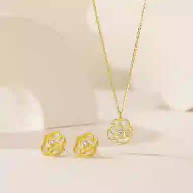 925