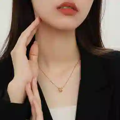 周大生 黄金流光小蛮腰挂坠硬金颈饰 足金 一口价 吊坠 女款