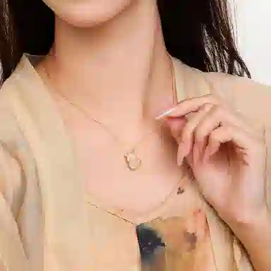 925