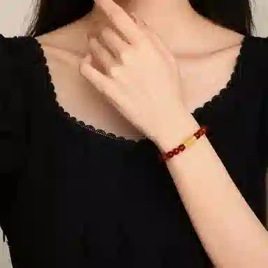 周大生 转得平安 转运珠黄金 显白大气平安路路通配红玛瑙珠串 足金 一口价 黄金手串 女款