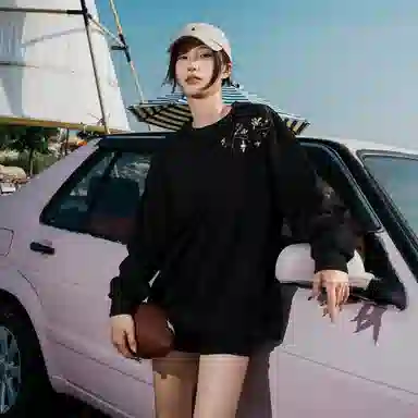 ZMOH Embroidered Floral Sweatshirt