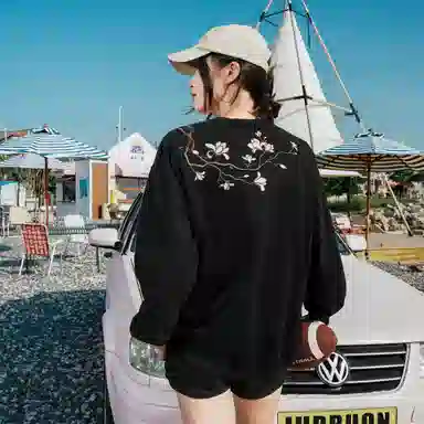 ZMOH Embroidered Floral Sweatshirt