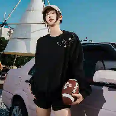 ZMOH Embroidered Floral Sweatshirt