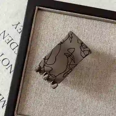 贯古今 高马尾丸子头小抓夹新款高级感盘发鲨鱼夹子高颅顶显脸小洗脸发饰 亚克力 发夹 女款