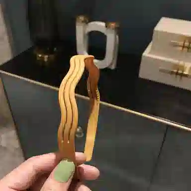 贯古今 高级感压发波浪带齿防滑细款洗脸发卡纯色发捆头饰女压发头箍 亚克力 发箍 女款